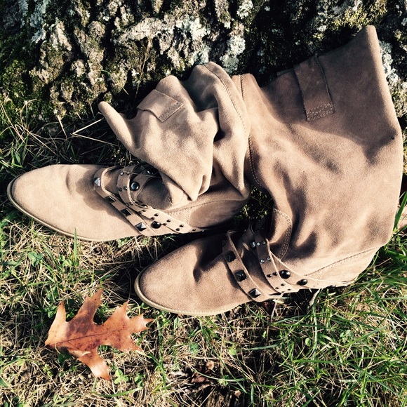 Sale Steven Madden leather suede western boots.