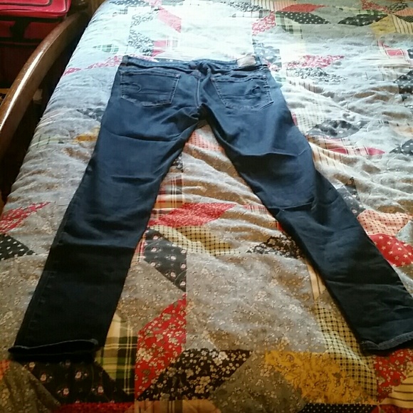 Size 6 American Eagle skinny jeans