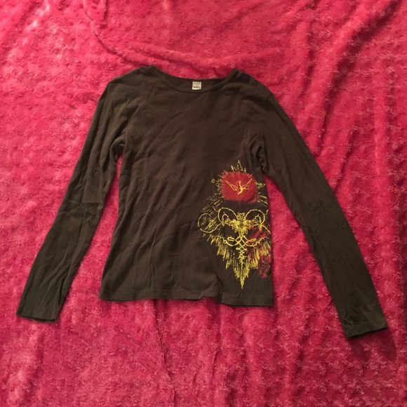 Graphic t-shirt with long sleeves!