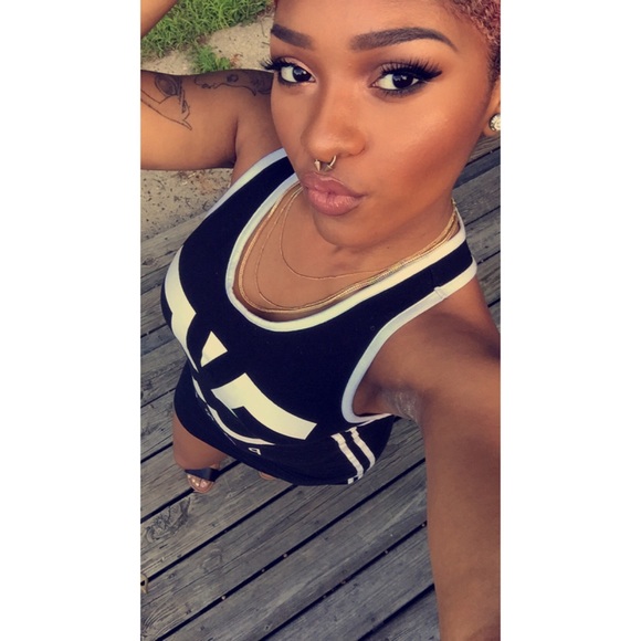 Meet your Posher, Chrishana - Picture 3 of 4