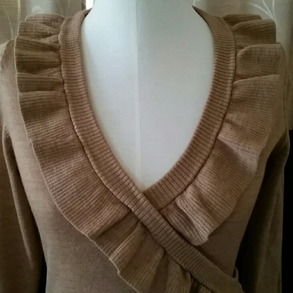 Banana Republic Ruffled Sweater - Picture 2 of 4
