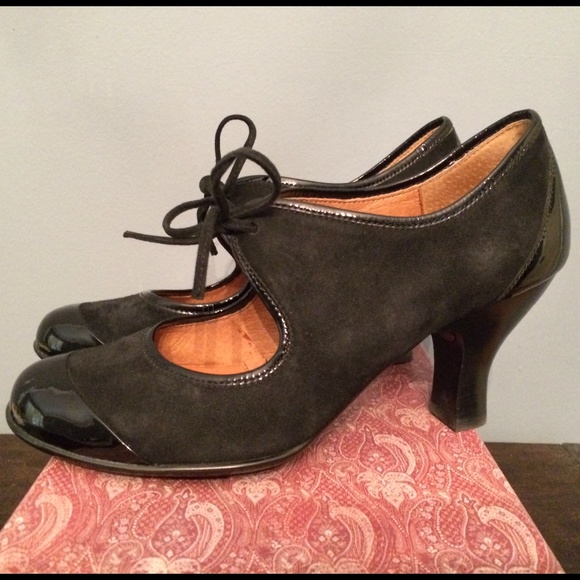 Sofft, retro-looking maryjanes.