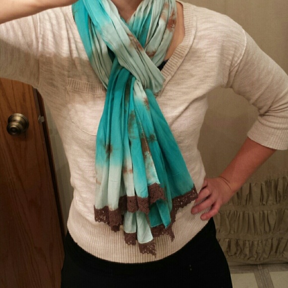Scarf - Picture 3 of 3