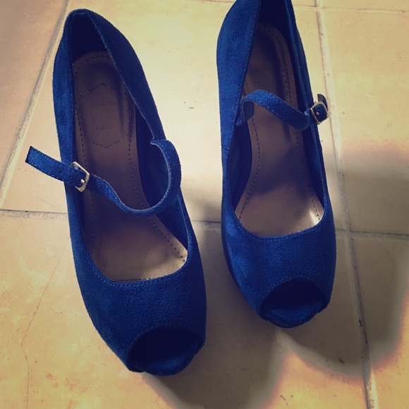 Blue suede stiletto. 4" heel.