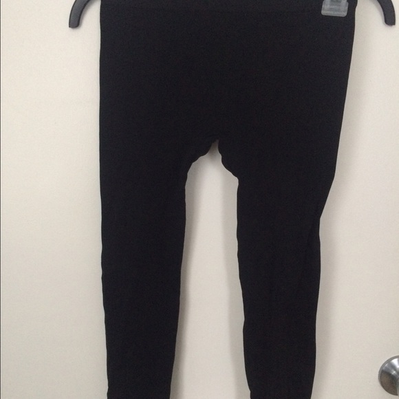 Black cropped leggings