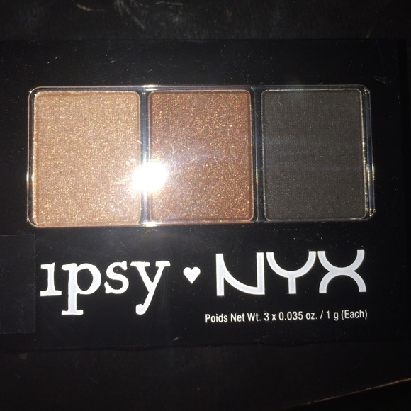 NYX Eyeshadow Trio Palette