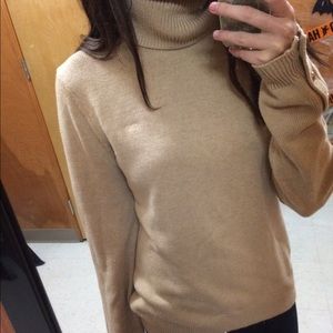 SOLD Vineyard Vines turtleneck sweater size M
