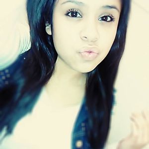 Meet your Posher, Alyssa