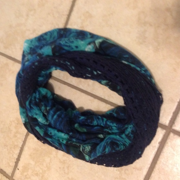 Cowl neck
