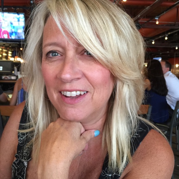 Meet your Posher, Susan - Picture 1 of 1