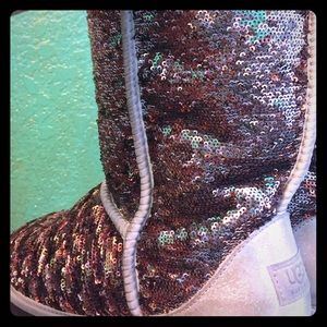 AUTHENTIC GLITTERY UGGS 💫✨✨✨✨✨✨