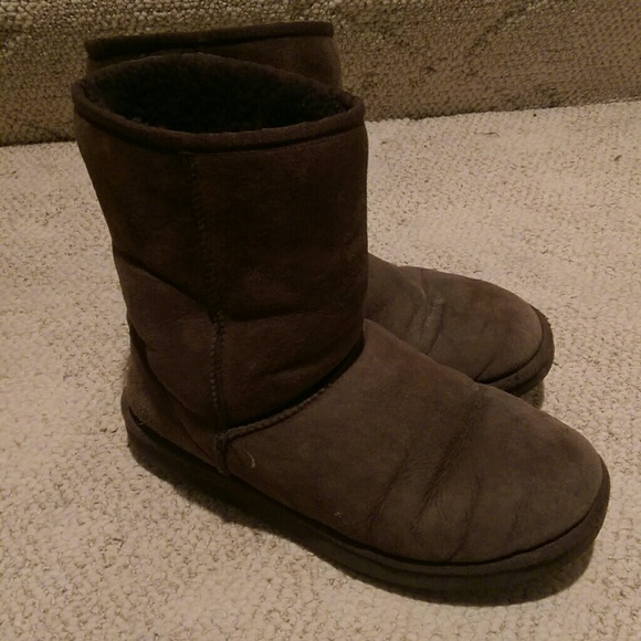 Brown short uggs size 10