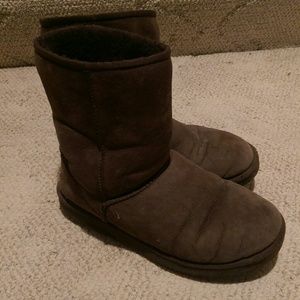 Brown short uggs size 10
