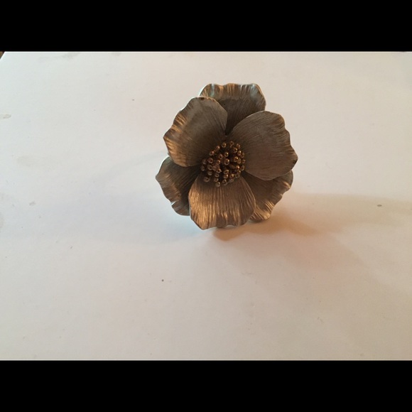 Flower ring - Picture 2 of 2