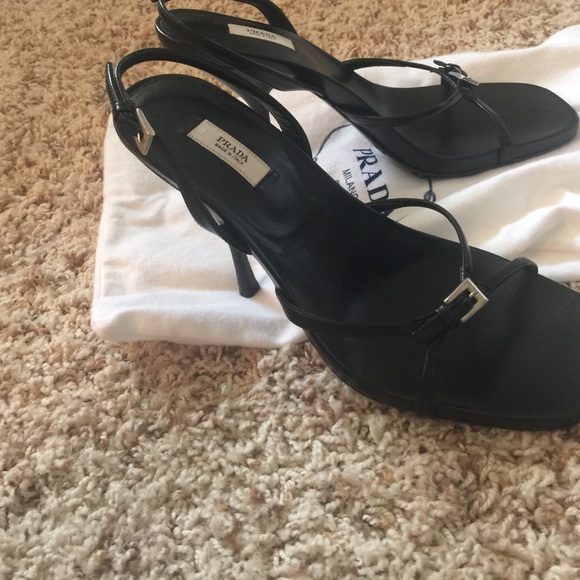 Prada - Picture 4 of 4