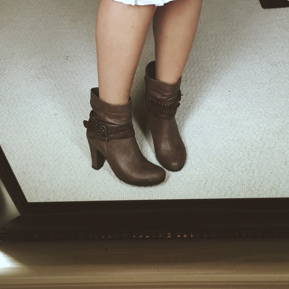 [SOLD] Brown-Grey Booties - Picture 3 of 4