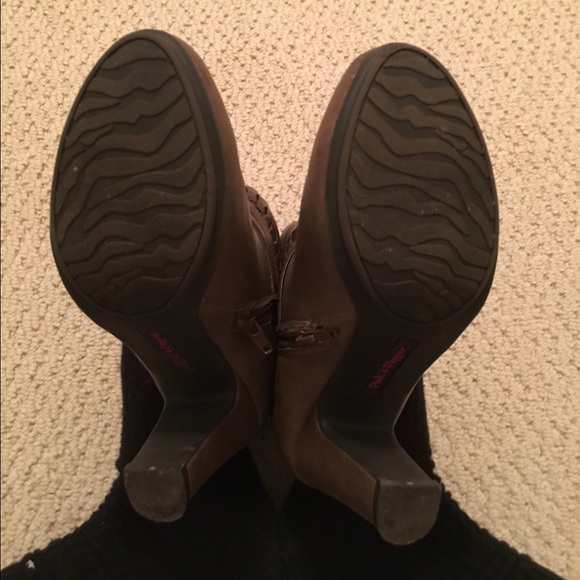 [SOLD] Brown-Grey Booties - Picture 4 of 4