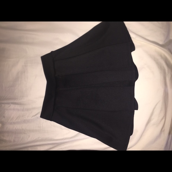 Black skater skirt