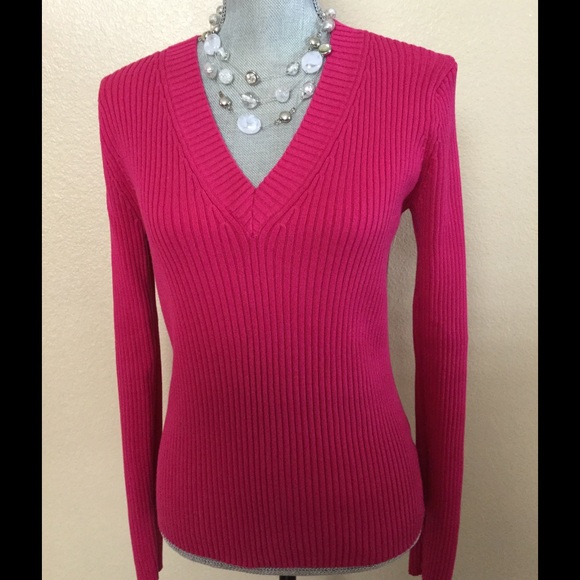 Dark Pink V-Neck Pullover Sweater