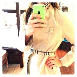 Beautiful Burberry Classic Trench sz 4 pristine!!
