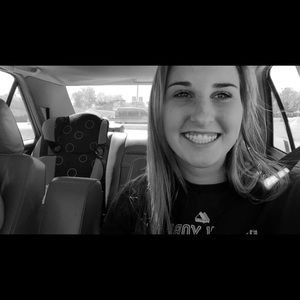 Meet your Posher, Brooke