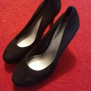 Black pumps size 9