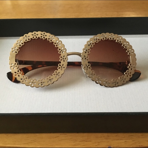 Gold Floral Round Sunglasses: Great For A Costume!