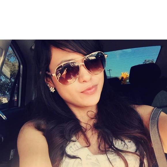 Meet your Posher, Blanca