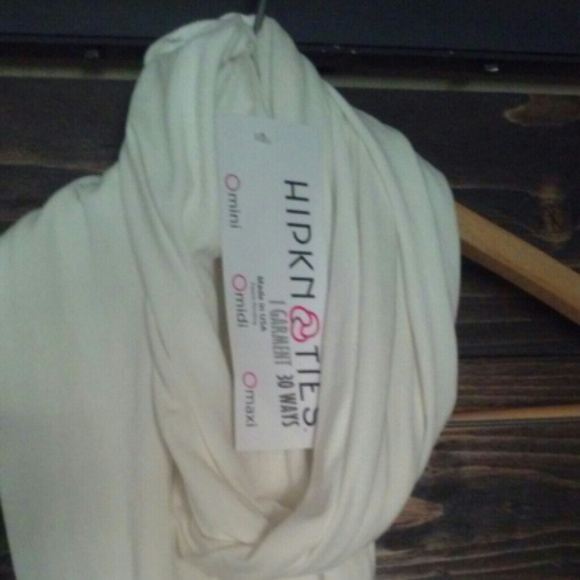 Hipknoties Mini wrap cream NWT