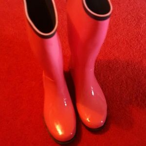 Pink rain boots size 7