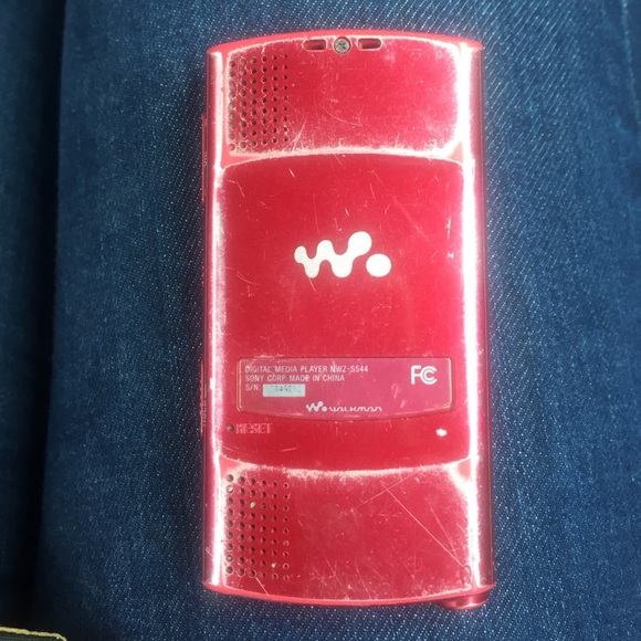 Sony Walkman MP3 Player Red - Picture 2 of 4