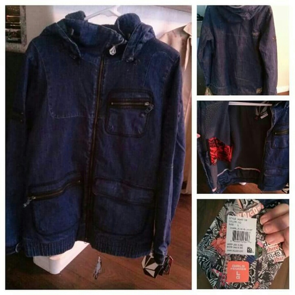 Brand New Volcom Womens Ski Jacket