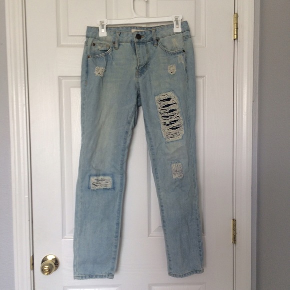 Forever 21 distressed boyfriend jeans