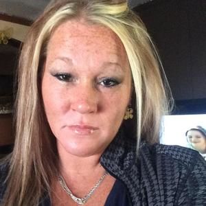 Meet your Posher, Phlenia