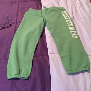 Abercrombie cropped sweats kids large
