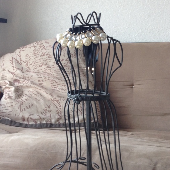 Chunky choker pearls