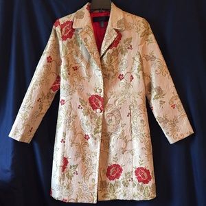 Apostrophe brocade coat