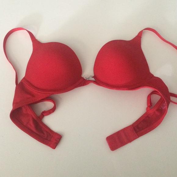 Red VS bra