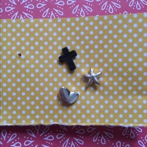 Set of 3 cartilage stud earrings