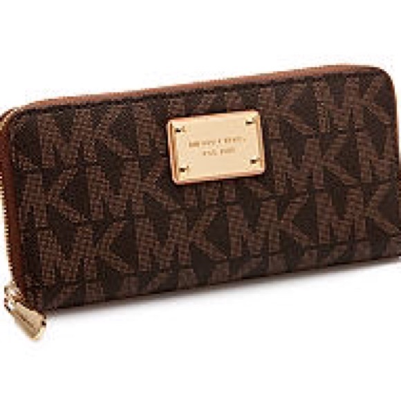 Michael Kors Handbags - Mk wallet