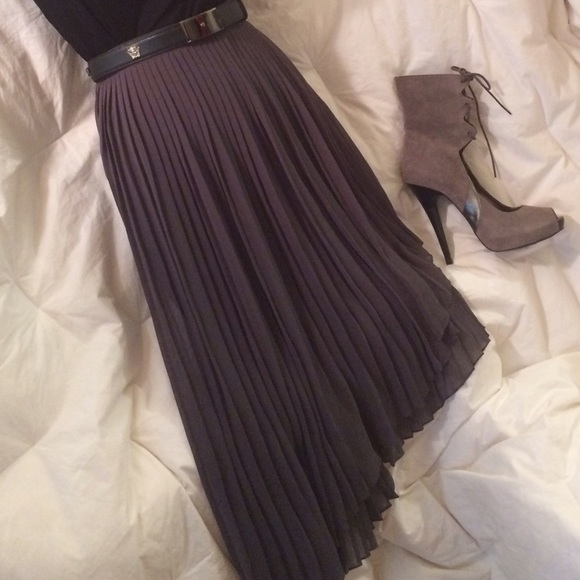 ✂️PRICE CUT✂️ ZARA Gray Pleated Asymmetrical Skirt - Picture 2 of 4