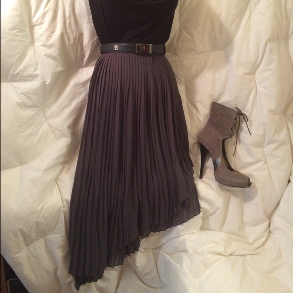 ✂️PRICE CUT✂️ ZARA Gray Pleated Asymmetrical Skirt - Picture 4 of 4