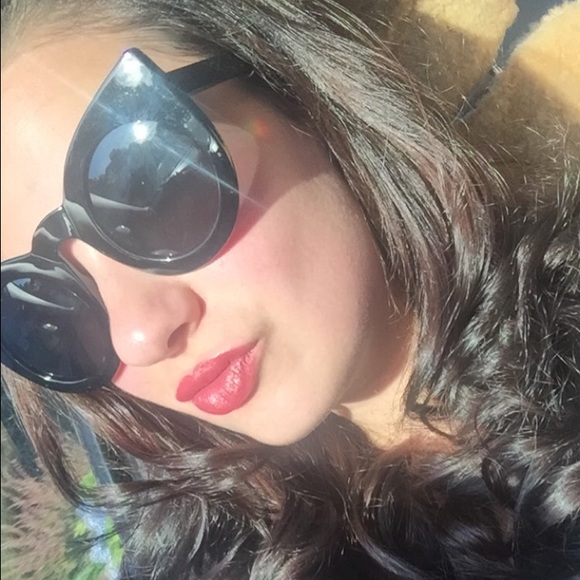 Meet your Posher, Aimee - Picture 1 of 1