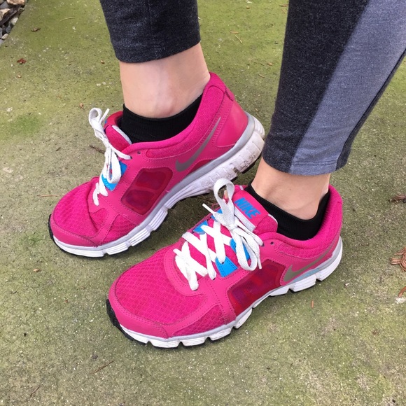 Pink nikes size 7.5