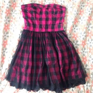 Plaid retro dress with lace overlay