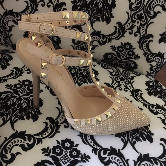 heels - Picture 2 of 2