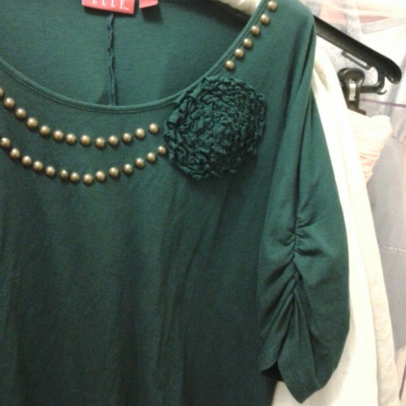 pretty blouse - Picture 2 of 4