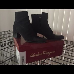 Ankle boots. Salvatori Ferragamo. Size 9 AA.