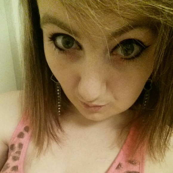 Meet your Posher, Brianne - Picture 1 of 1