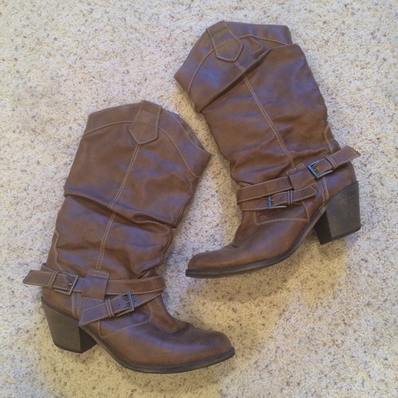 Short brown boots